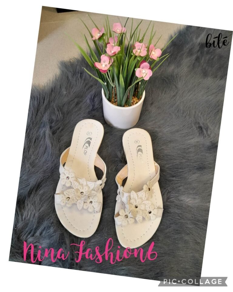 🤍 Dámské bílé sandálky s květinovou ozdobou 39
