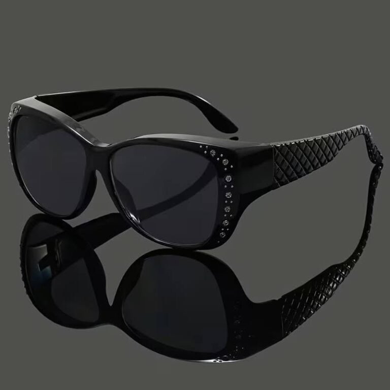 🕶️ Elegantní černé sluneční brýle se zdobením ✨